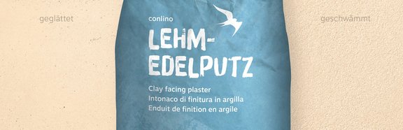 Lehm-Edelputz Lehmocker hell conluto Lehm-Edelputz im Sack (Farbton Lehmocker hell) vor Wandausschnitt im selben Farbton