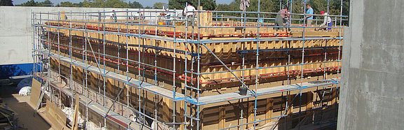 Baubeginn mit Gerüst vom Gemeindezentrum Karlsruhe
