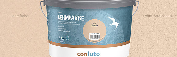 Lehmfarbe Tinaja conluto Lehmfarbe im Eimer (Farbton Tinaja) vor Wandausschnitt im selben Farbton